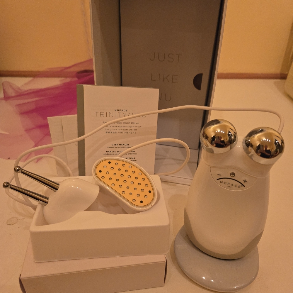 NuFace Trinity Pro Complete Face And Neck Toning Kit